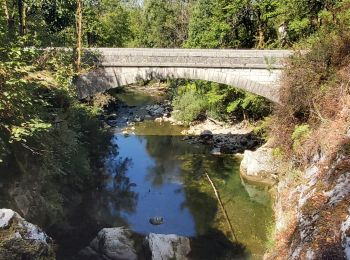 Excursión Ruta Entre-deux-Guiers - camping arc en ciel- St Christophe sur guiers - Photo