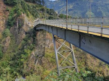 Excursión Senderismo Baños de Agua Santa - Baños - Casa del Arbol - Photo