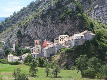 Tocht Te voet La Croix-sur-Roudoule - Tour du Mont d'Auvare - Photo