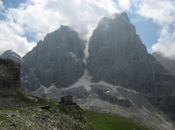 Excursión A pie Tre Ville - Sentiero attrezzato 