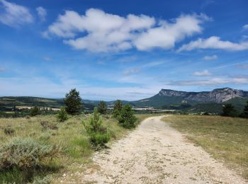 Tocht Stappen Francillon-sur-Roubion - faux - Photo