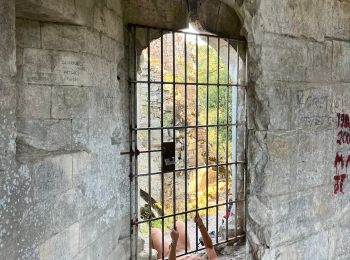 Randonnée Marche Méjannes-le-Clap - Camping La Genèse au Château Feyrrérol - Photo