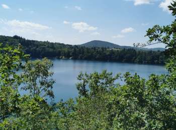 Percorso Marcia Charbonnières-les-Vieilles - gour Tazenat  - Photo