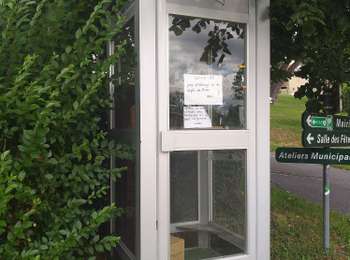 Percorso A piedi Mauzun - Le Chateau de Mauzun - Photo