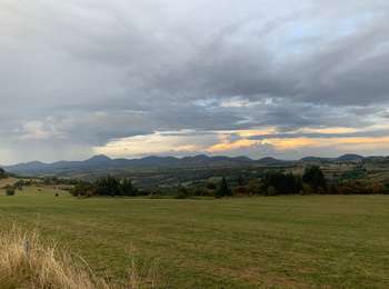 Percorso Marcia Orcival - GR 441 boucle de La chaîne des puys  - Photo