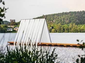 Percorso Marcia Chambon-sur-Lac - Horizons 2024 : La Jeune Femme et La Mer - Chambon-sur-Lac - Photo