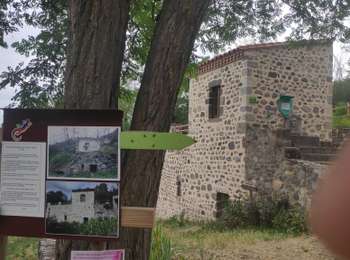 Percorso Marcia Perrier - Perrier, les grottes troglodytes - Photo