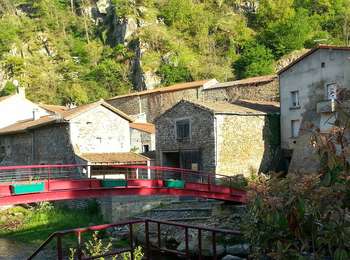 Percorso A piedi Saint-Floret - La Chaubasse - Photo