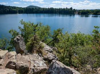 Percorso Marcia Charbonnières-les-Vieilles - Le tour du Gour de Tazenat  - Photo