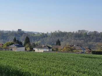 Tour Wandern Bézu-Saint-Éloi - Bézu Saint Eloi - Les Etangs de Neaufles - La tour de Neaufles - Photo