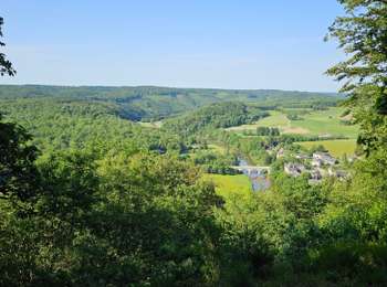 Tour Wandern Bouillon - De Dohan sur Semois à la Roche percée - Photo