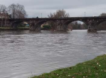 Percorso Marcia Pont-du-Château - Pont du Chateau,9km,65m - Photo