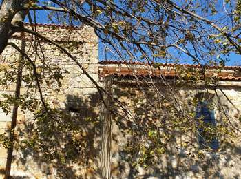 Percorso Marcia Pignols - château La Chaux Montgros_T - Photo