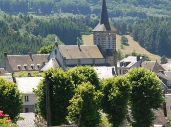 Percorso Marcia Saint-Sauves-d'Auvergne - St_Sauves_Dordogne_Volcans - Photo