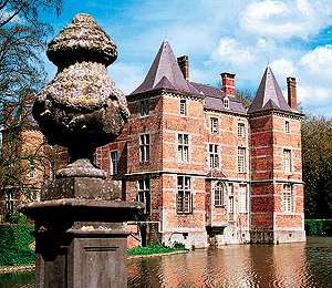 Trail On foot Frasnes-lez-Anvaing - Château d'Anvaing et ses douves - Photo