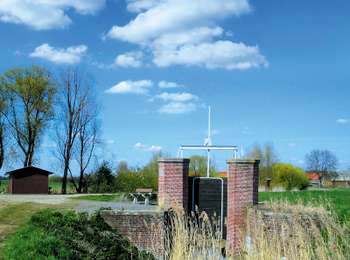 Trail On foot Pecq - Léaucourt and its marshlands - Photo