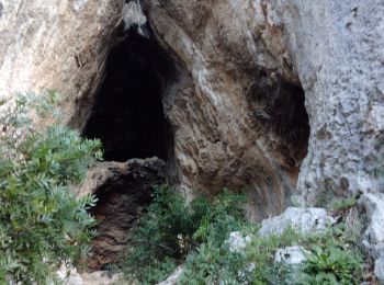 Randonnée Marche Sanary-sur-Mer - Boucle grotte du Garou  - Photo