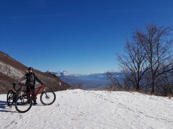 Trail Mountain bike Seyssins - Les Hauts du Peuil en VTTAE dans la neige - Photo
