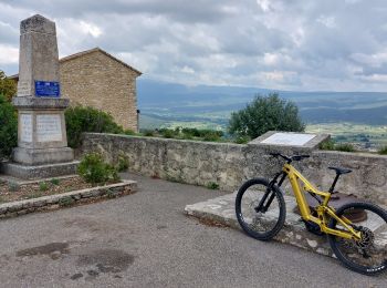 Tour Mountainbike Mormoiron - Course après les nuages - Photo