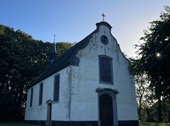 Tour Wandern Berlare - Le parc religieux derrière la chapelle Bareldonk à Berlare - Photo