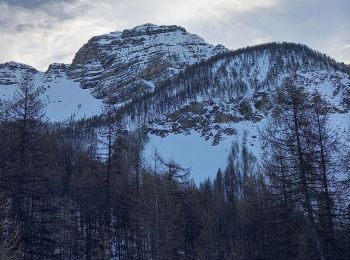 Trail Snowshoes Entraunes - Vers La Roche Trouée en raquettes - Photo