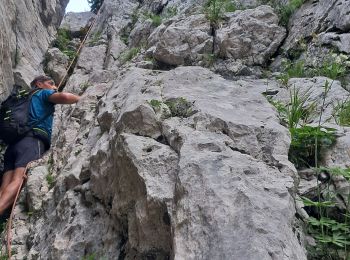 Tour Wandern Talloires-Montmin - LA TOURNETTE DEPUIS MONTMIN PAR LA CHEMINEE DU LARS - Photo