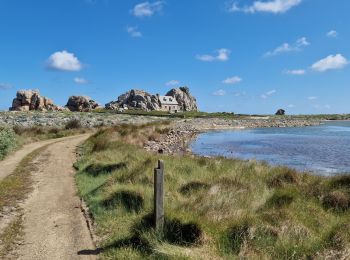 Randonnée Marche Plougrescant - Plougescrant et la maison entre les rochers - Photo