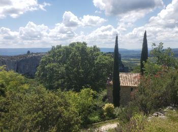 Tour Wandern Lioux - Falaise de la madeleine - Photo