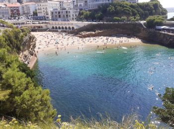 Randonnée Marche Biarritz - Biarritz la côte , le rocher de la  vierge, le port  - Photo