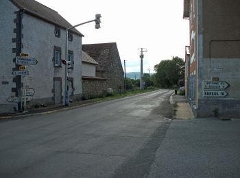 Randonnée A pied Artonne - La Croix des Rameaux et le Puy St Jean - Photo