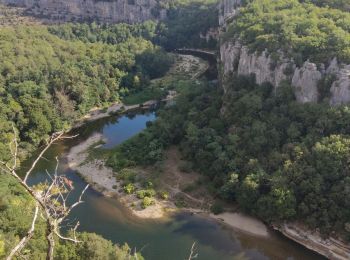 Tour Wandern Berrias-et-Casteljau - balade de la corniche - Photo