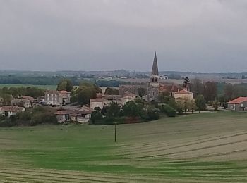 Tour Wandern Boisné-la-Tude - Charmant - Photo