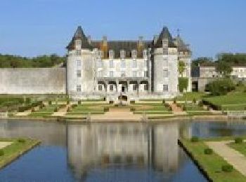 Tour Zu Fuß Saint-Porchaire - St Porchaire-le Château 17   -8km - Photo