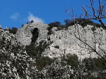 Randonnée Marche Allègre-les-Fumades - château d allègre aiguieres - Photo