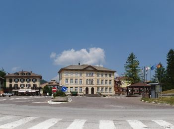 Tour Zu Fuß Lavarone - Sentiero attrezzato della strada della Val Careta - Photo