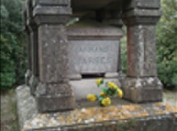 Tour Wandern Villalier - le tombeau de Armand Barbes - Photo