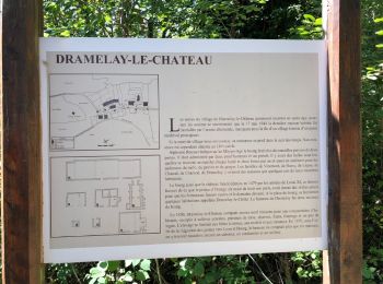 Tour Wandern Montlainsia - Grange de Dessia - la tour de Dramelay - Photo