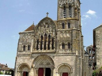 Tocht Stappen Vézelay - Tour et contour de Vézelay - Photo