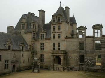 Excursión Senderismo Plounévez-Lochrist - De Saint Vougay à la Basilique ND de Kérizinen par le château de Kerjean - Photo