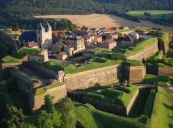 Tour Wandern Montmédy - Remparts de la Citadelle de Montmédy - Fort Vauban - Photo