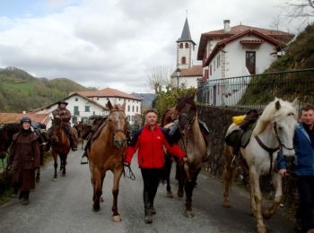 Randonnée Cheval Banca - Sentier des Contrebandiers - Espila à Urepel au Pays Basque - Photo