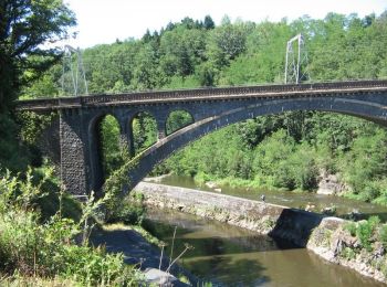 Trail Walking Saint-Ybard - De Bialet aux deux viaducs - Saint Ybard - Photo