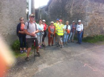Tour Wandern Saint-Victor-Montvianeix - d'assaut petite marche - Photo