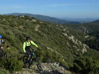 Excursión Bici de montaña Montjustin - Liaison VTT Grande Traversée de Vaucluse - Grande Traversée Alpes-Provence - Photo
