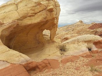 Trail Walking  - Canyon fire arch  - Photo