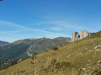 Randonnée Marche Castellane - Castellane-Cadieres de Brandis - Photo
