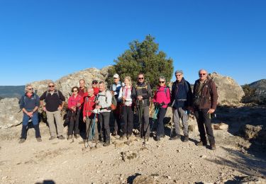 Tour Wandern Saint-Saturnin-de-Lucian - Le rocher de la vierge - Photo