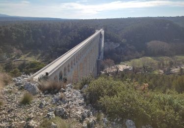 Trail Walking Ventabren - rigoues. Ventabren  - Photo