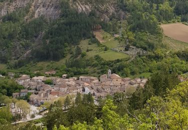 Tour Wandern Rémuzat - 26 - REMUZAT - Rocher du Caire  - Photo