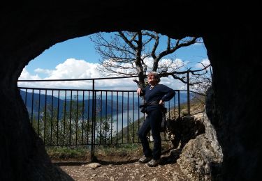 Randonnée Marche Entrelacs - MONT DE CORSUET: CHAMBOTTE - GROTTE DES FEES - MEYRIEUX (retour par les crêtes) - Photo